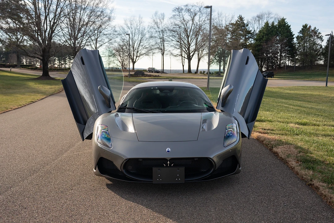 2023 Maserati MC20 - Image 12 of 31