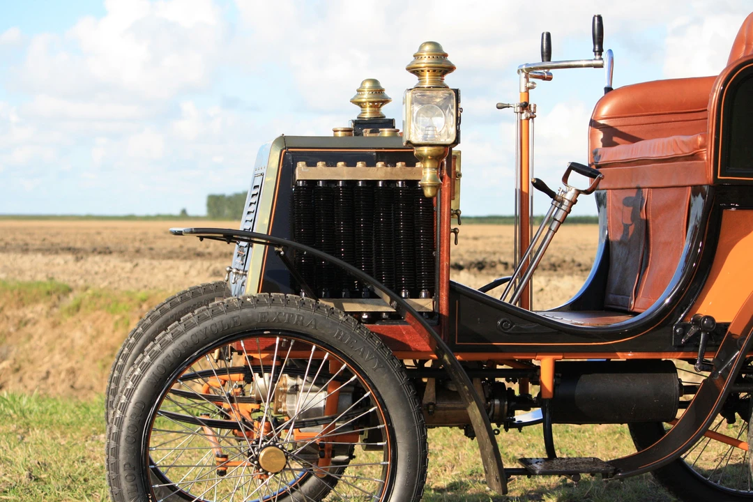 1900 Renault - Image 12 of 16