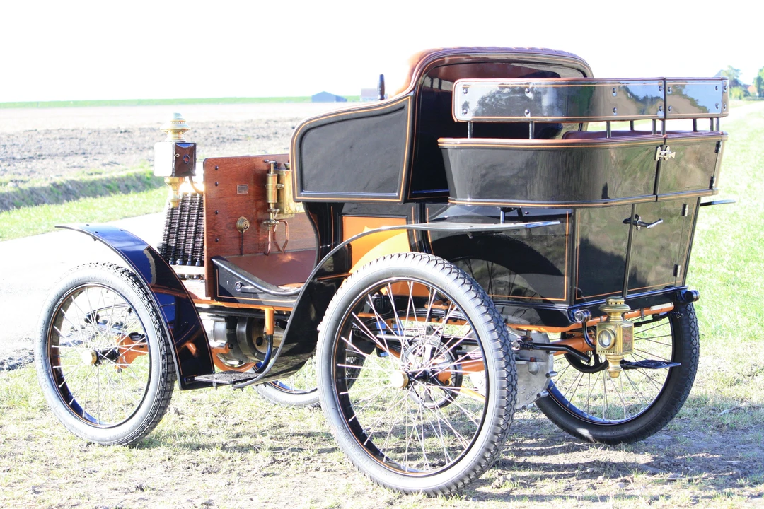1900 Renault - Image 7 of 16