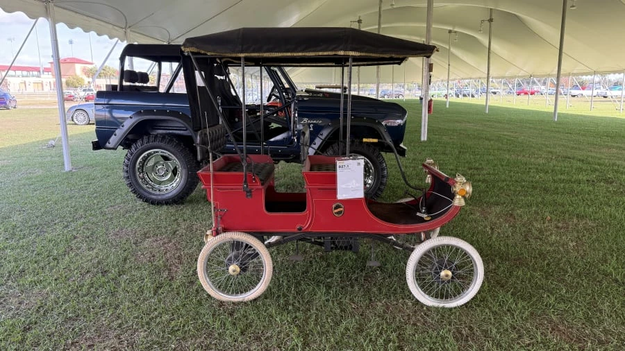 1901 Oldsmobile - Image 2 of 9