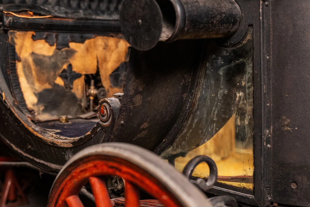 1902 Mitsubishi Chariot - Image 16 of 19