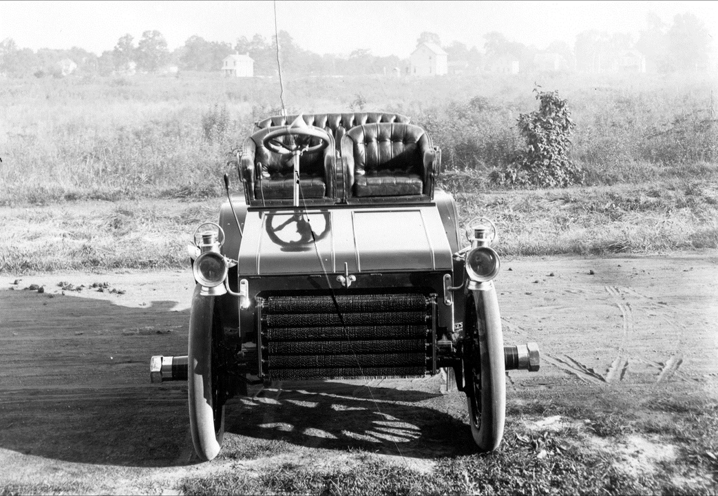 1902 Packard - Image 3 of 27