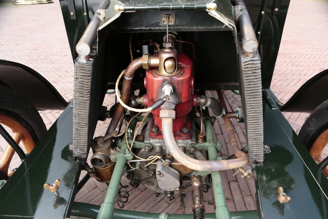 1902 Renault - Image 2 of 23