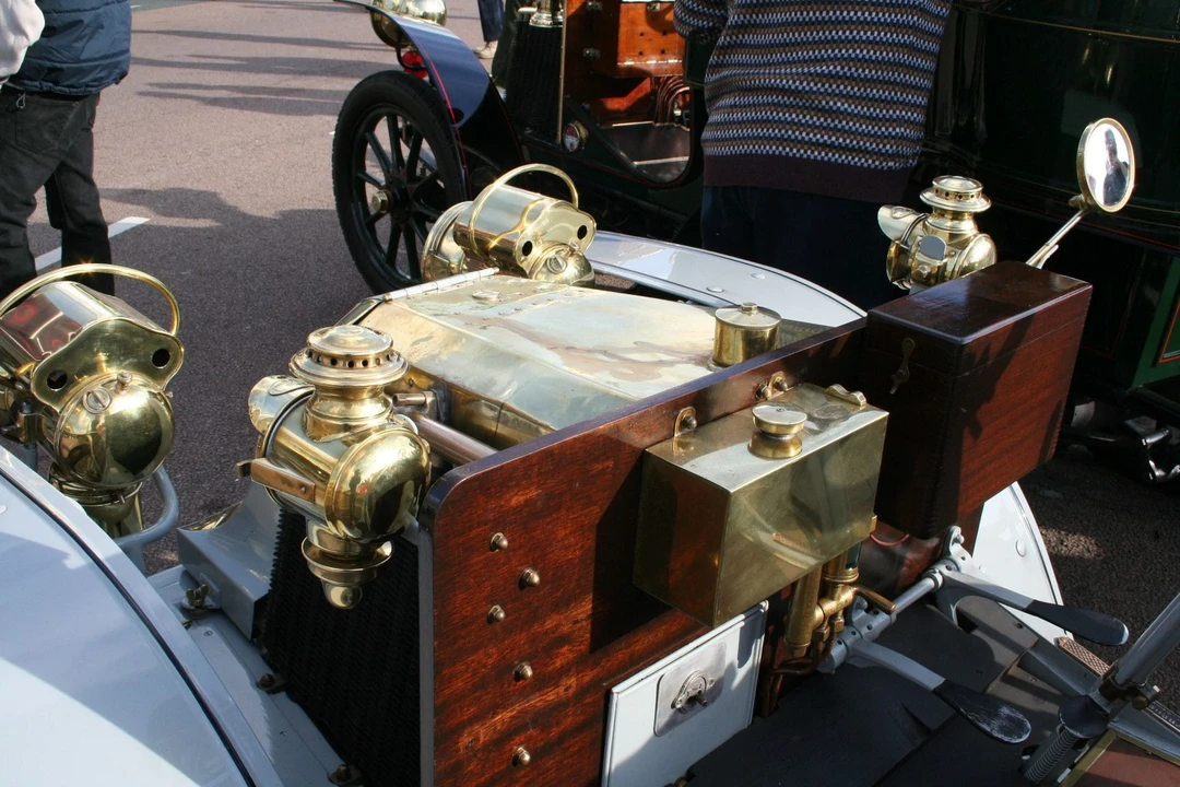 1902 Renault - Image 3 of 4