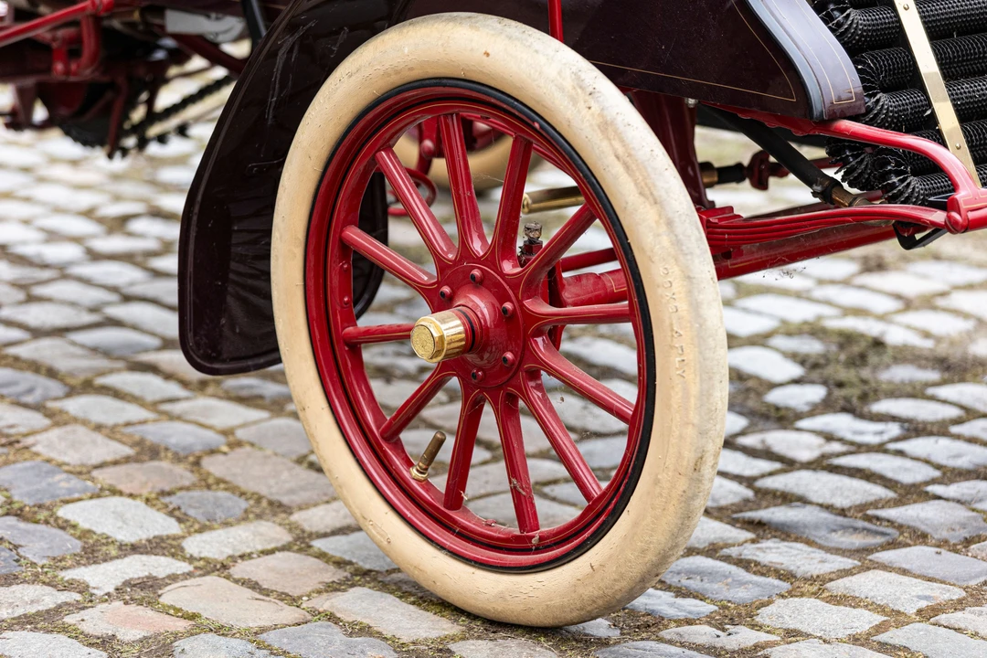1903 Cadillac - Image 2 of 31