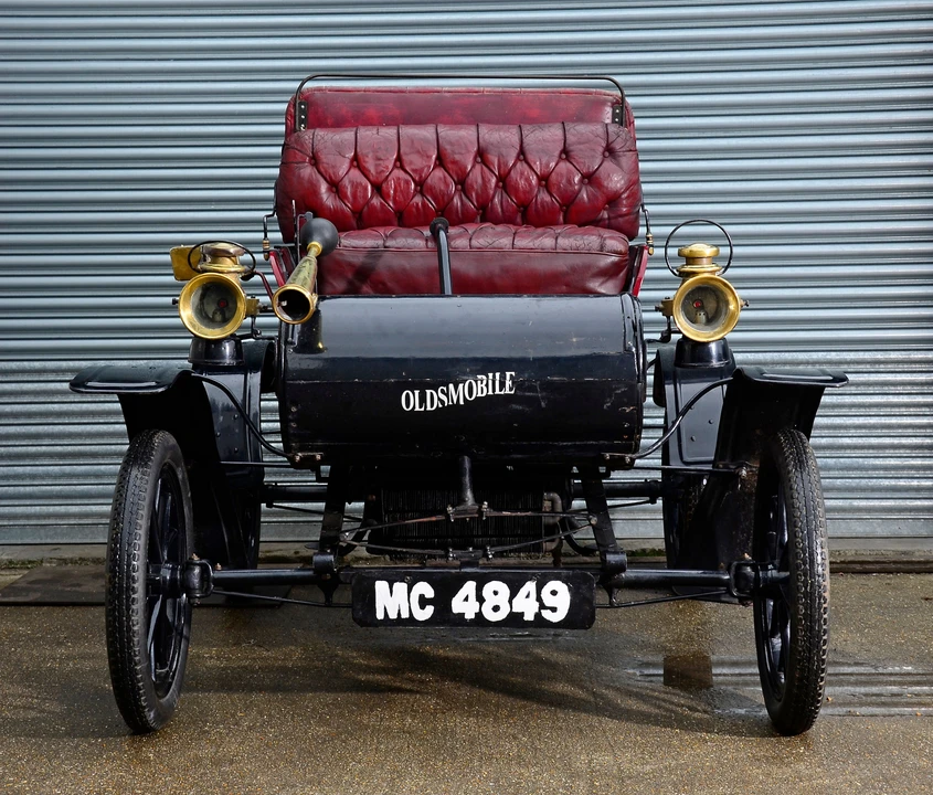 1903 Oldsmobile - Image 2 of 7