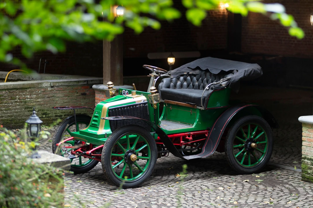 1904 Renault - Image 7 of 31