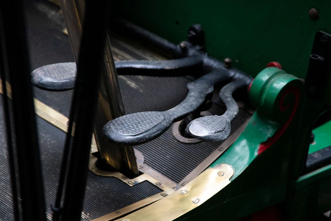 1904 Renault - Image 23 of 31
