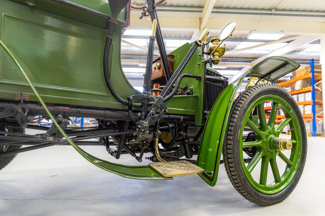 1904 Renault - Image 3 of 29
