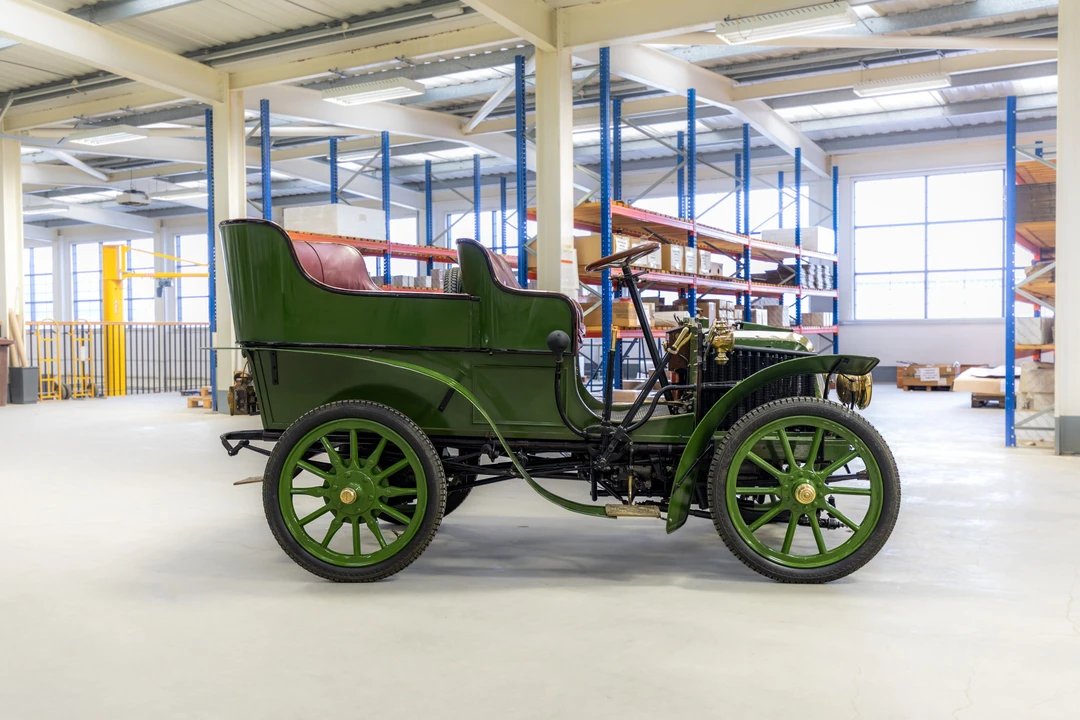 1904 Renault - Image 5 of 29