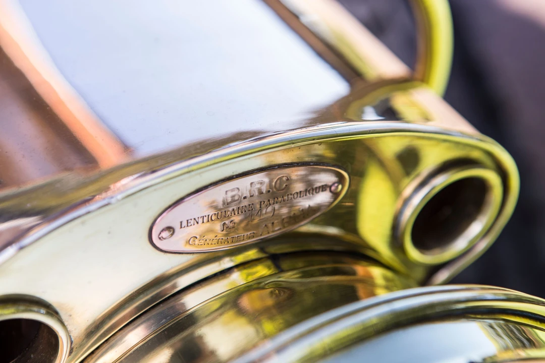 1904 Renault - Image 2 of 31