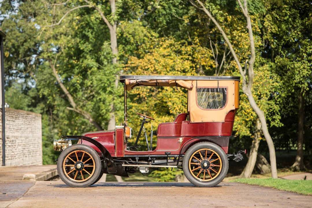 1904 Renault - Image 7 of 31