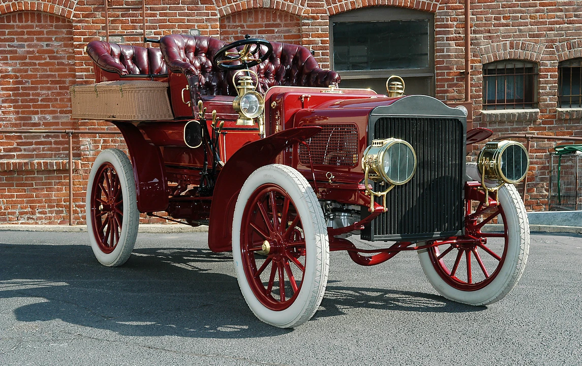 1904 White - Image 1 of 1