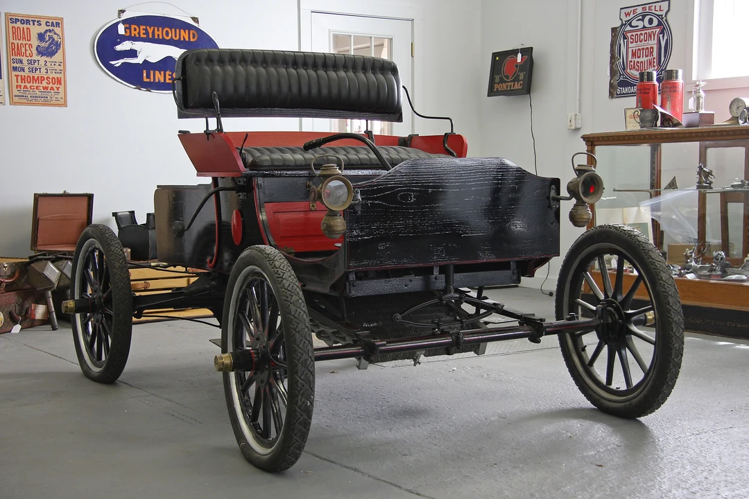1906 Oldsmobile - Image 2 of 6