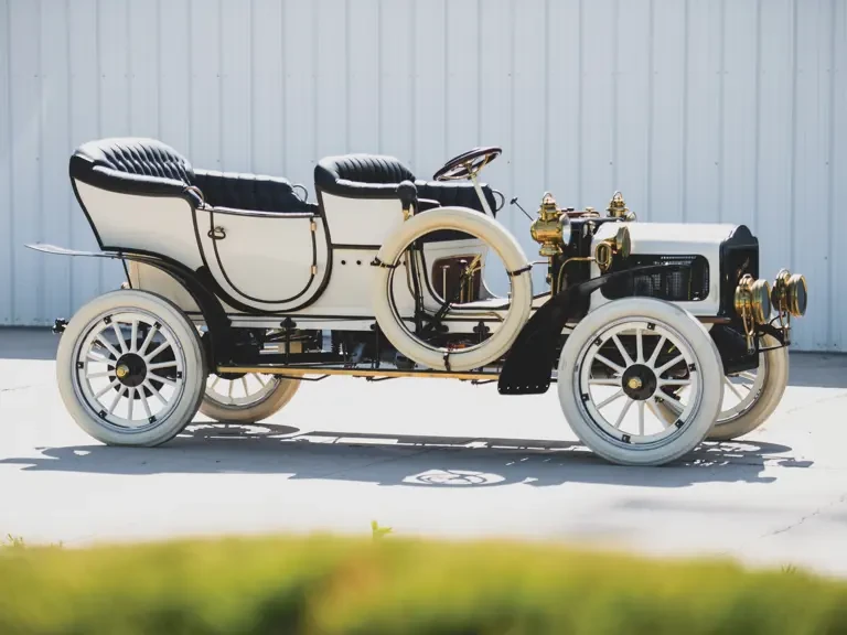 1906 White - Image 2 of 31