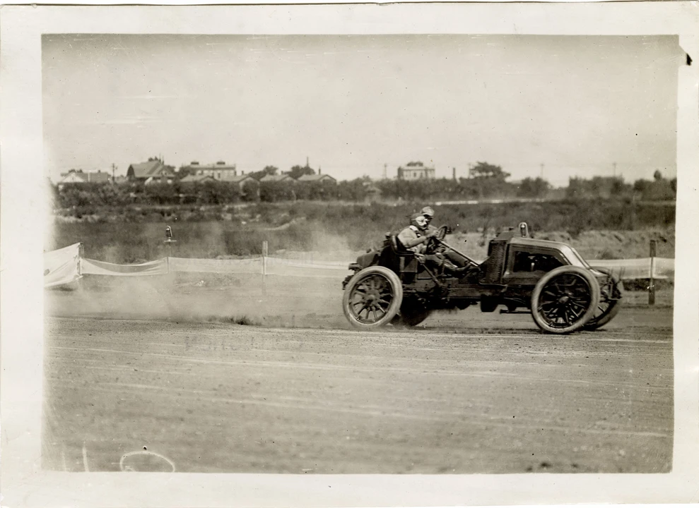 1907 Renault - Image 3 of 31