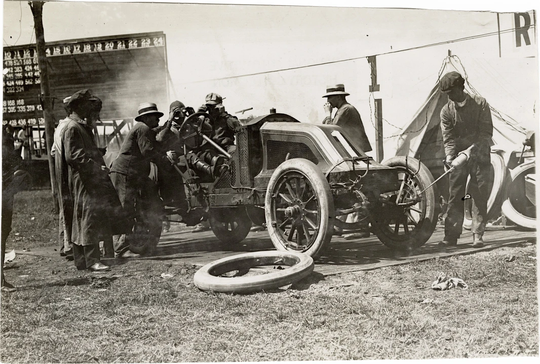 1907 Renault - Image 5 of 31