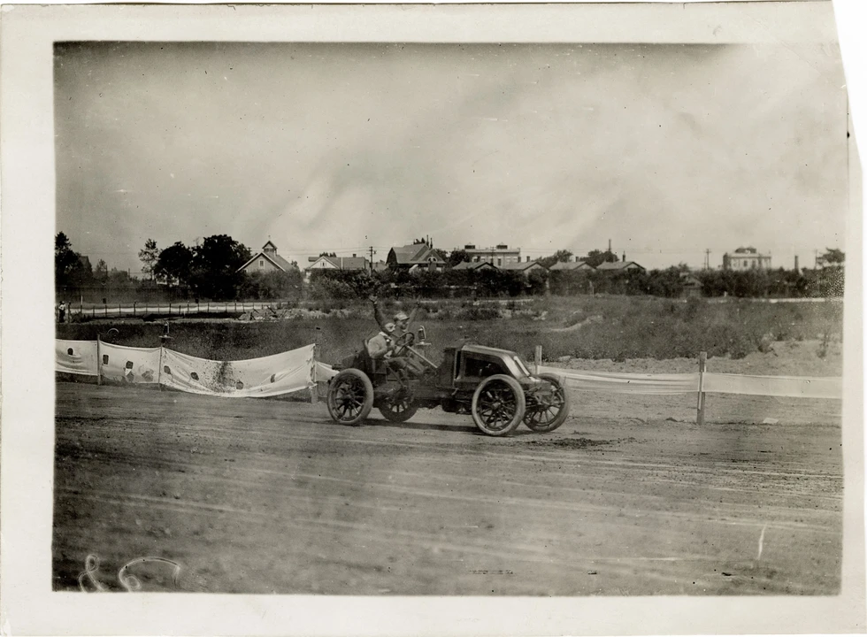1907 Renault - Image 4 of 31