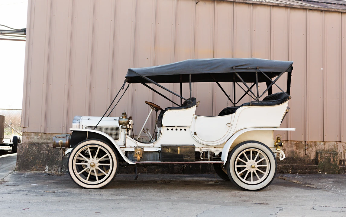 1907 White - Image 2 of 11