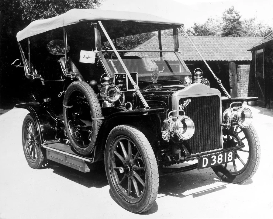 1909 White - Image 4 of 4