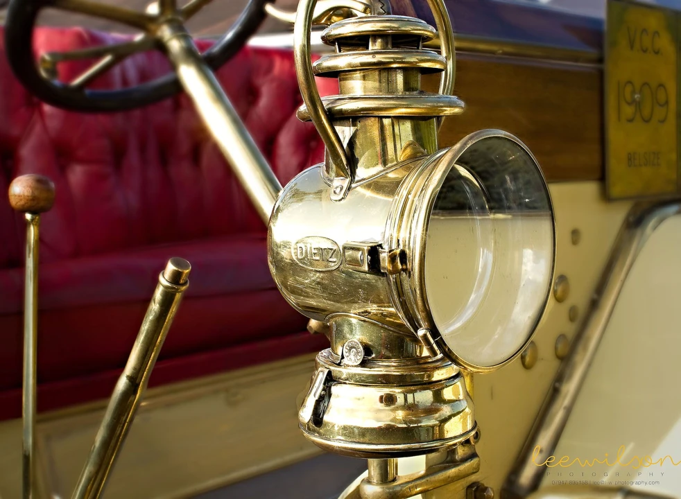 1909 Mercedes-Benz W124 E-Class - Image 3 of 11