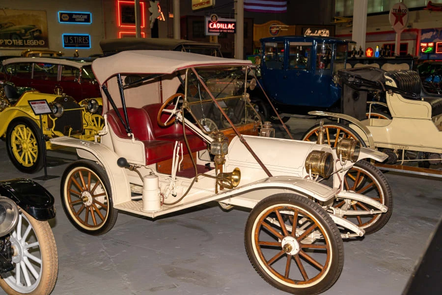 1909 Hupmobile - Image 3 of 25