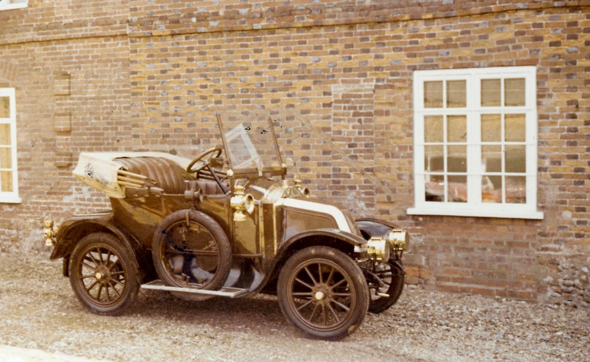 1909 Renault 8 - Image 2 of 4