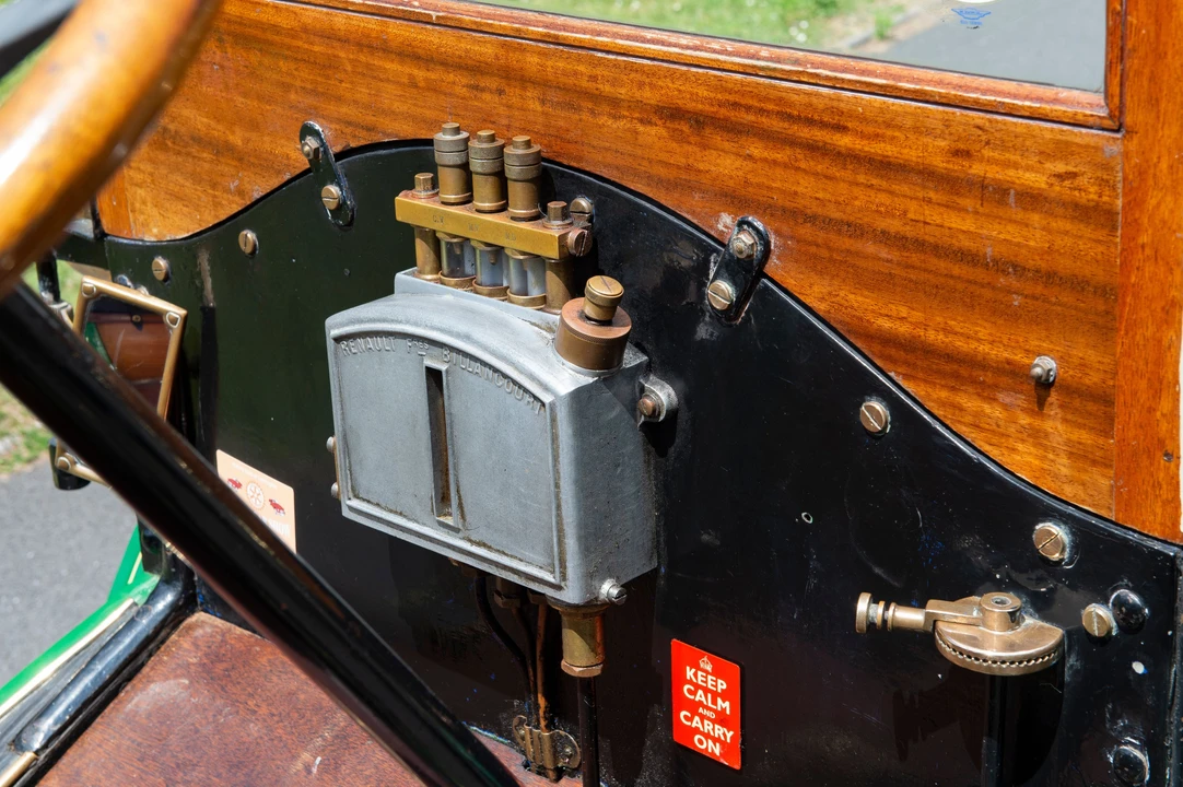 1909 Renault - Image 6 of 31