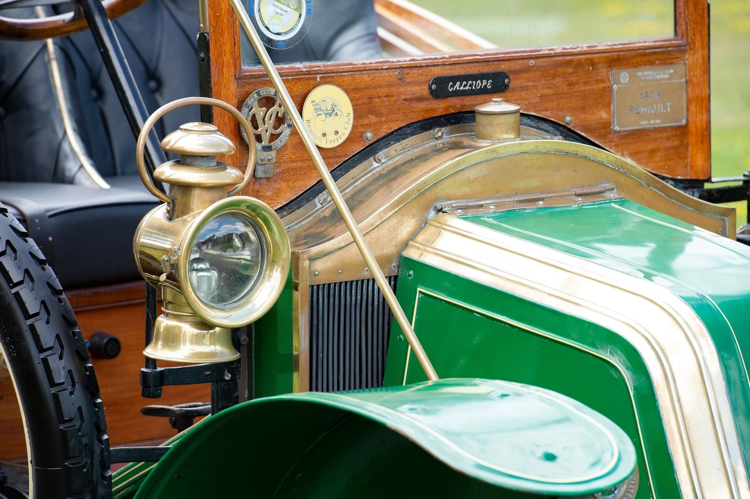 1909 Renault - Image 17 of 31