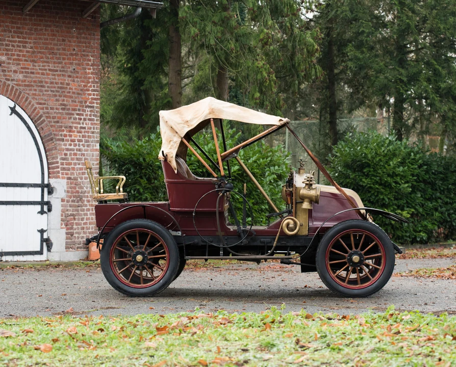 1909 Renault - Image 4 of 27