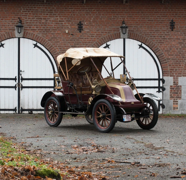 1909 Renault - Image 2 of 27