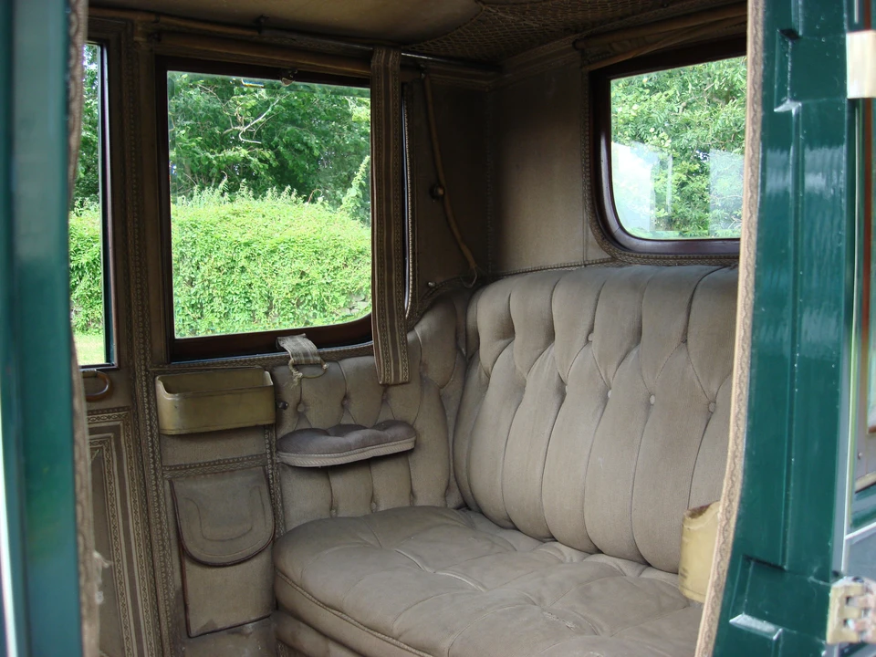 1909 Renault - Image 2 of 8