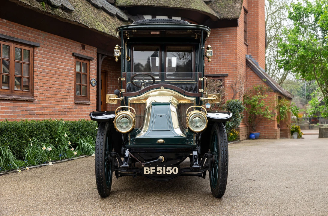 1909 Renault - Image 3 of 29