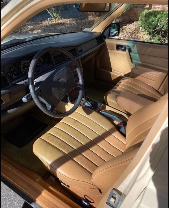 1987 Mercedes-Benz 190E - Image 3 of 16