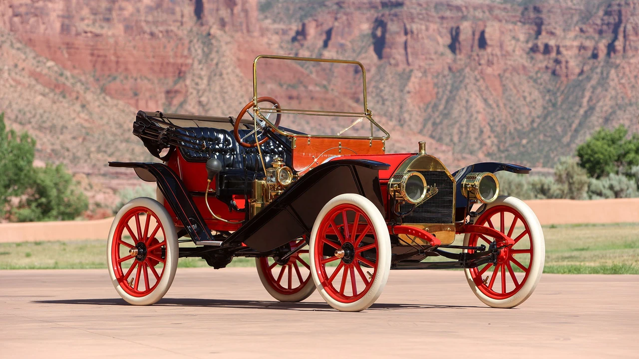 1910 Hupmobile - Image 3 of 31