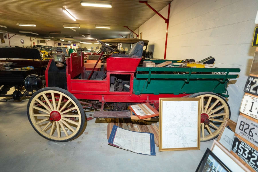 1910 International Harvester Pickup - Image 2 of 10