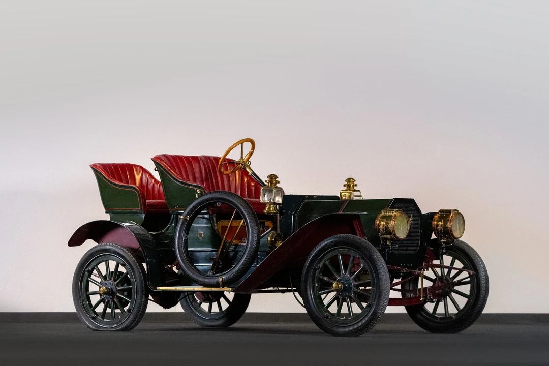 1910 International - Image 2 of 31