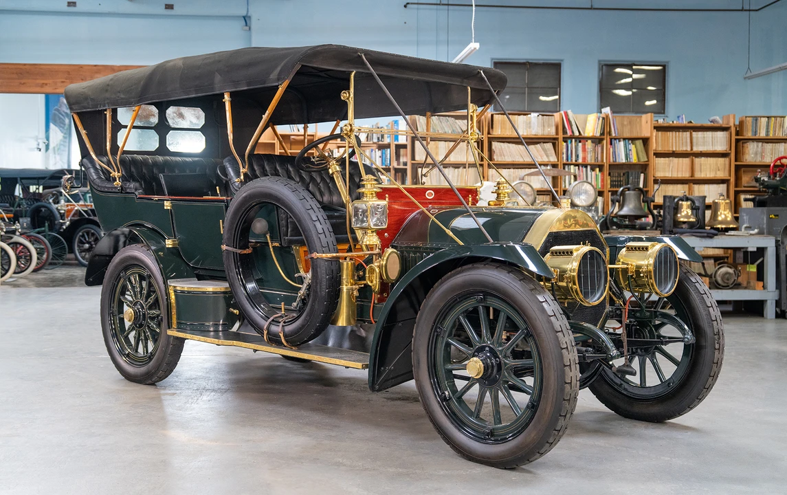 1910 Locomobile - Image 1 of 15