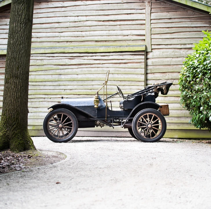 1910 Paige - Image 2 of 19