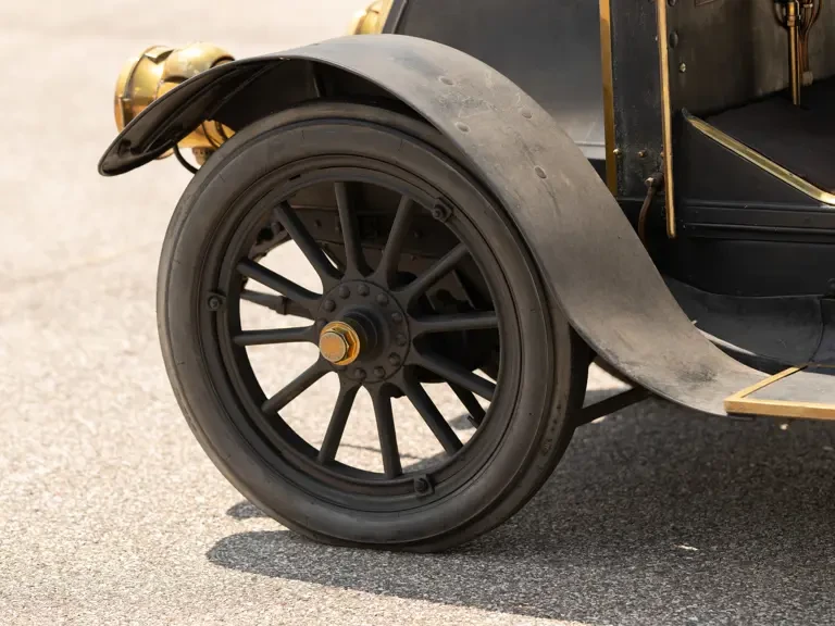 1910 Renault - Image 16 of 31