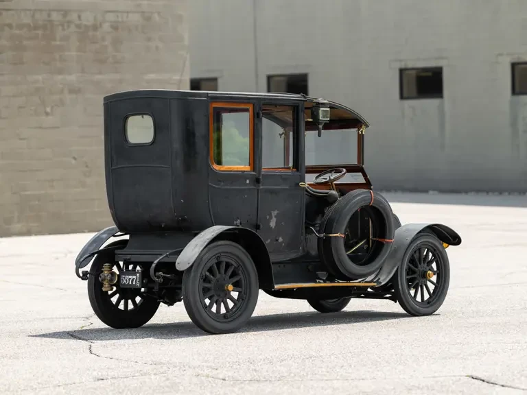 1910 Renault - Image 3 of 31