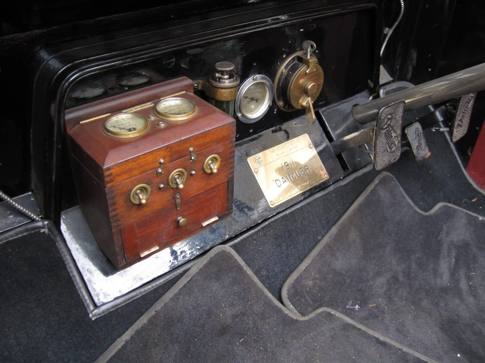 1911 Daimler - Image 9 of 11