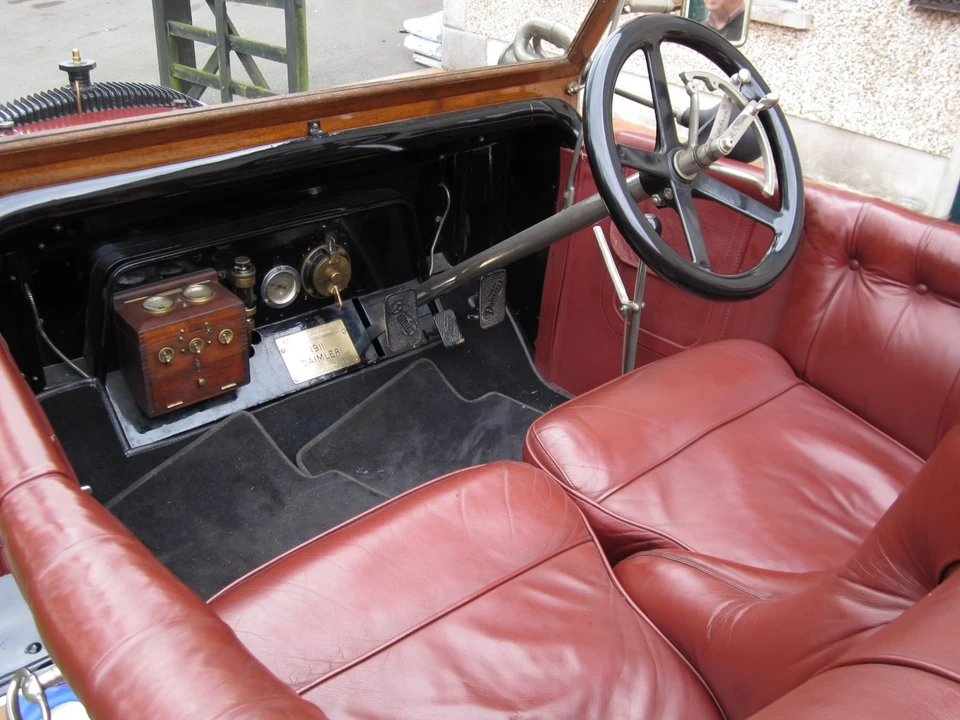1911 Daimler - Image 7 of 11