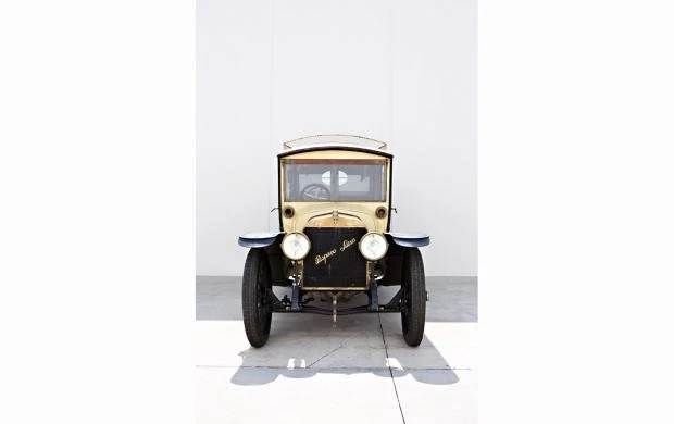 1911 Hispano-Suiza - Image 2 of 12
