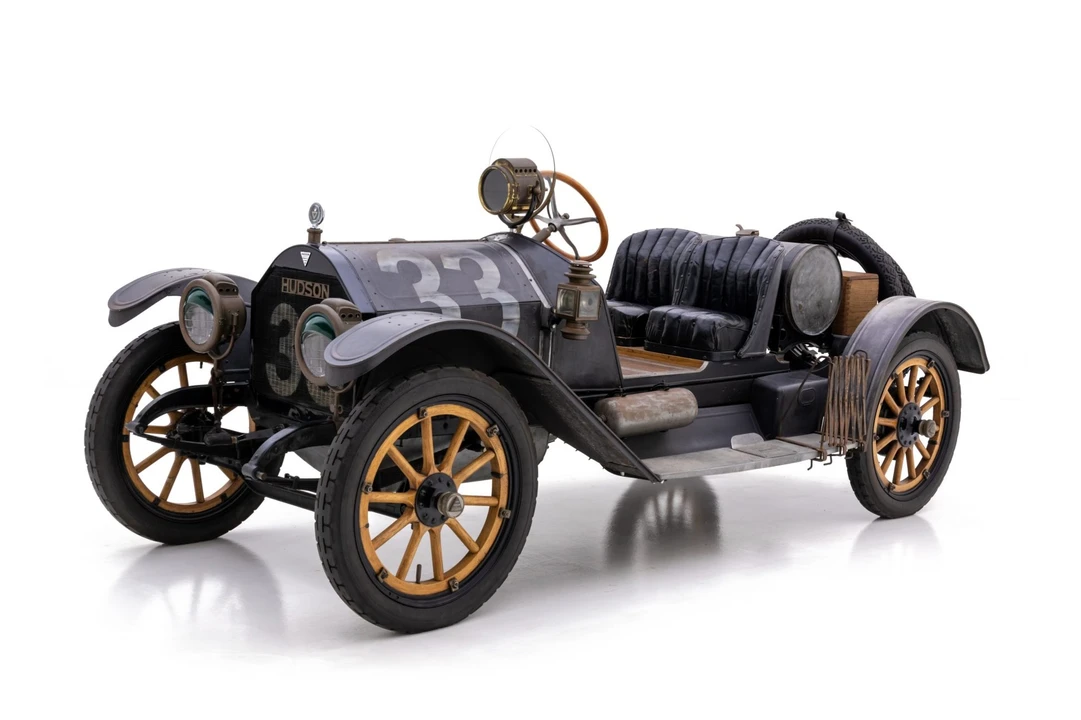 1911 Hudson - Image 1 of 31