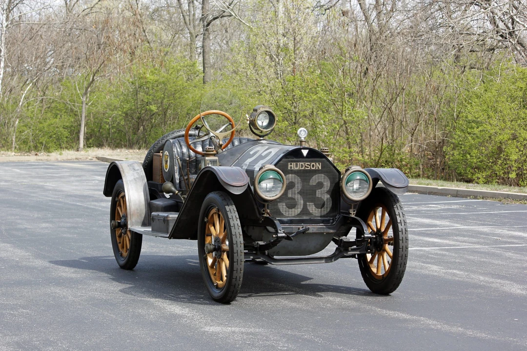 1911 Hudson - Image 2 of 31