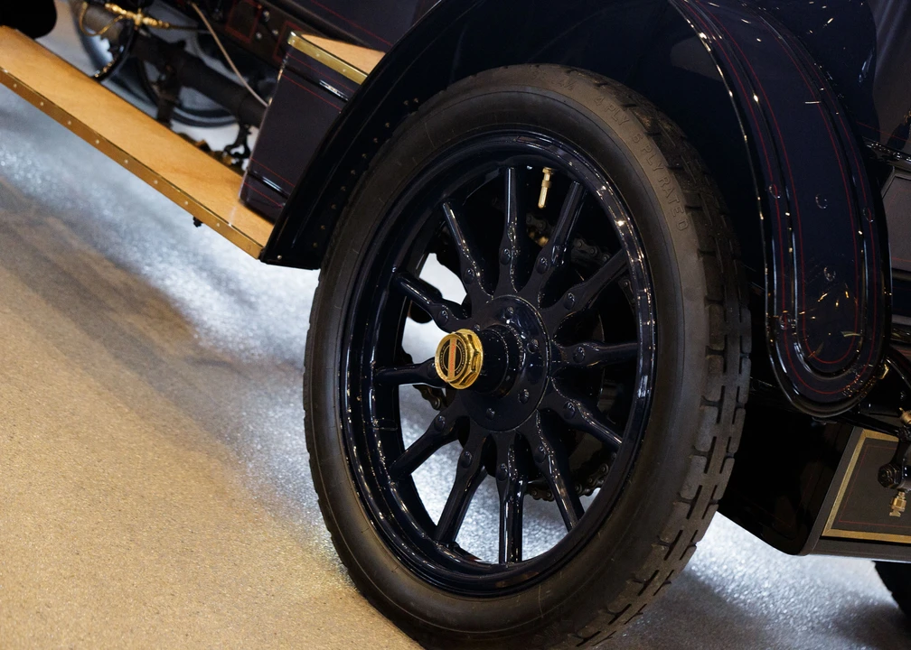 1911 Locomobile - Image 7 of 31