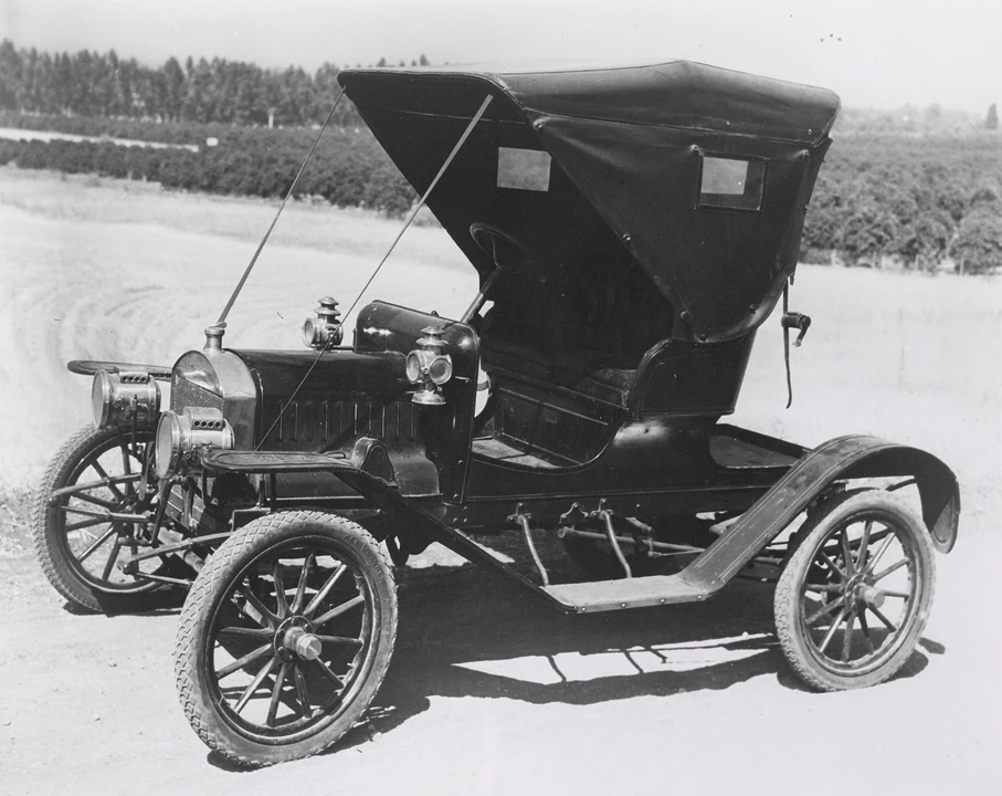 1911 Maxwell - Image 3 of 9