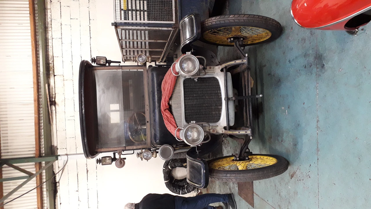 1912 Daimler - Image 2 of 9