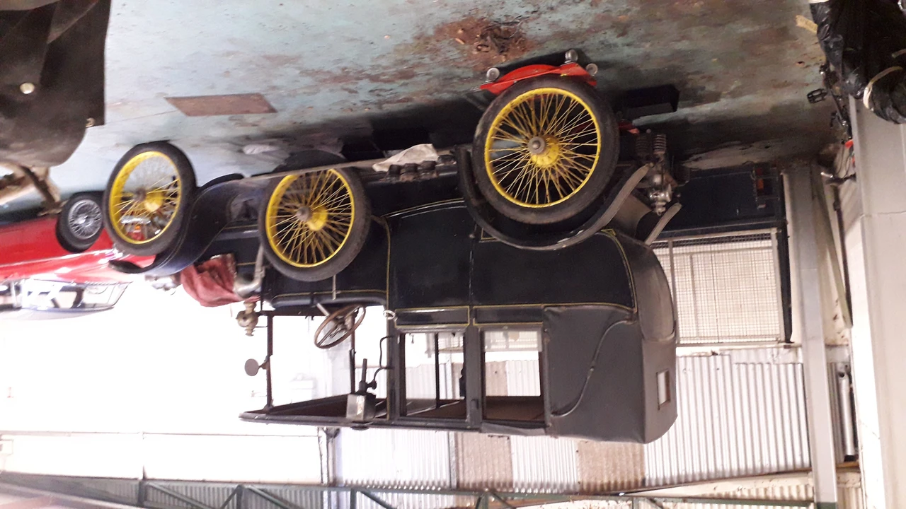 1912 Daimler - Image 3 of 9